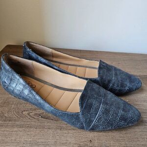 EUC ME TOO GENUINE LEATHER ANDI 7 PEWTER POINTY FLAT LOAFERS SIZE 8M WOMENS